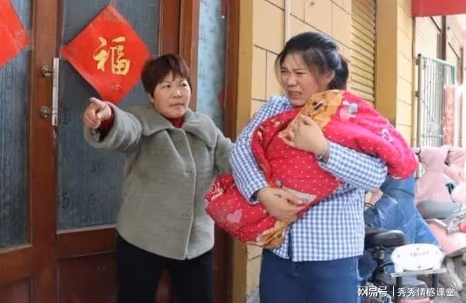 兒媳坐月子，我給她六萬八讓她去月子中心，她卻把錢都給了娘家