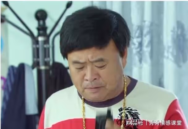 兒子結婚我擺30桌，只來三桌，親家大怒，大哥嘆氣：自作孽不可活