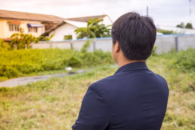 父母多年前認的乾兒子，考上大學後12年沒聯繫，如今他又來認親