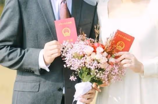 湖南:三婚女貌美如花,相親男子出36w彩禮,網友:比頭婚還搶手