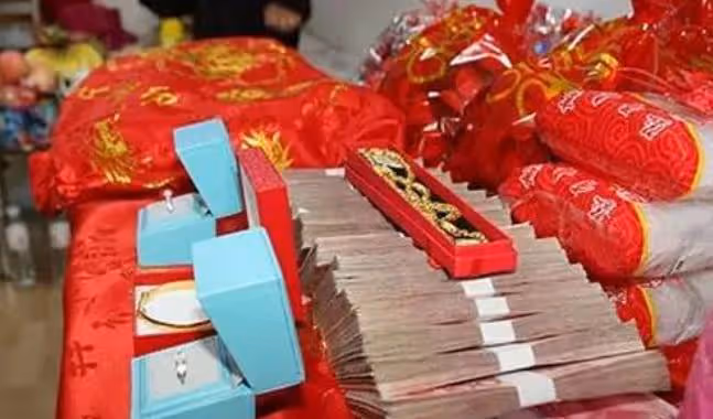 湖南:三婚女貌美如花,相親男子出36w彩禮,網友:比頭婚還搶手