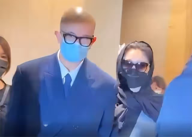 張蘭被罵「無底線」,被扒也穿過透視裝,回應針對大S的原因!
