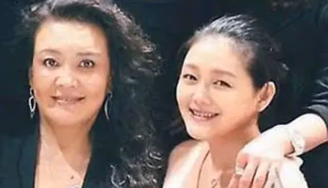 張蘭被罵「無底線」,被扒也穿過透視裝,回應針對大S的原因!