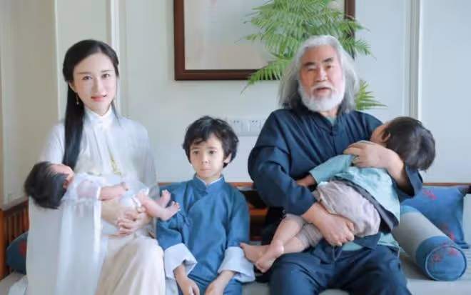 72歲張紀中喜迎三胎!杜星霖深夜官宣,網友:這是愛情最美的模樣