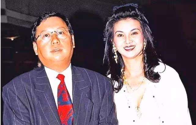 嫁豪門生5子後丈夫愛上王祖賢,婆婆霸氣給出4億離婚費,如今怎樣了