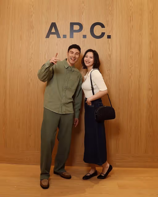 劉品言興奮「出關」挺愛牌A.P.C.　推坑鳳小岳「喜歡就立刻買」