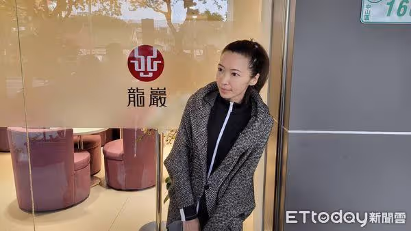小S公公驟逝「節目暫停錄影」! 靈堂不停擦淚惹好姐妹心疼