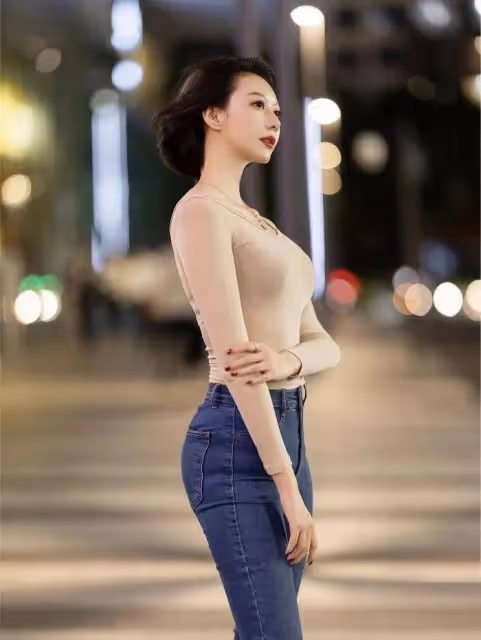 牛仔褲+高跟鞋,175模特身材成為夜晚街邊最亮的星!