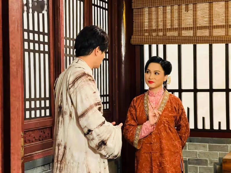 港星樊亦敏演《婚後事》出動珍藏首飾，名下多房產，戴500萬名表