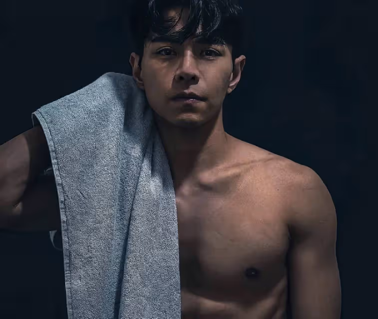 TVB男星羅天宇為新劇剃光腋毛,大秀健碩身材,與多位女神談戀愛
