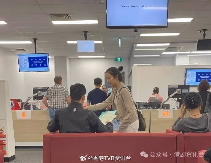 恭喜恭喜!TVB港姐冠軍與未婚夫一起派喜餅