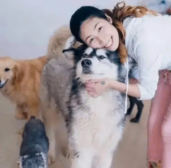 臥槽?我真的給她跪了……