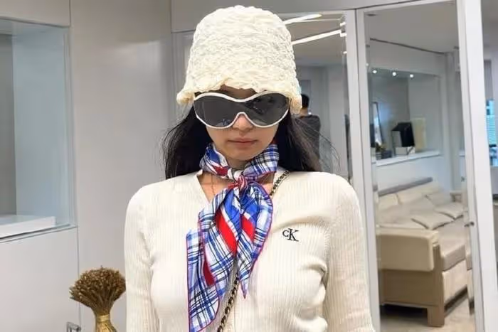柳智敏公開道歉，Jennie無辜中槍，韓國網友熱議，為何她不受影響