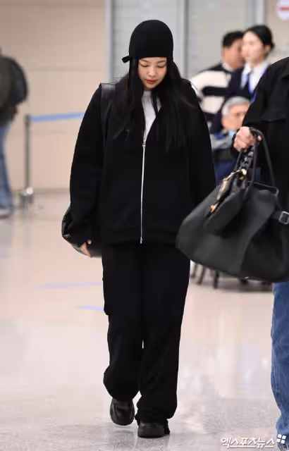 柳智敏公開道歉，Jennie無辜中槍，韓國網友熱議，為何她不受影響