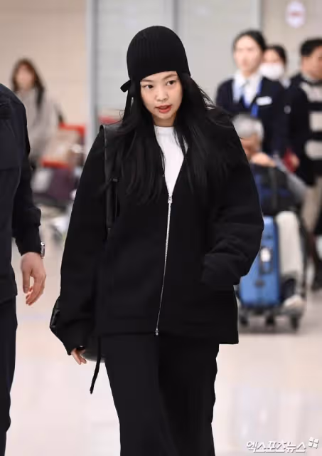 柳智敏公開道歉，Jennie無辜中槍，韓國網友熱議，為何她不受影響
