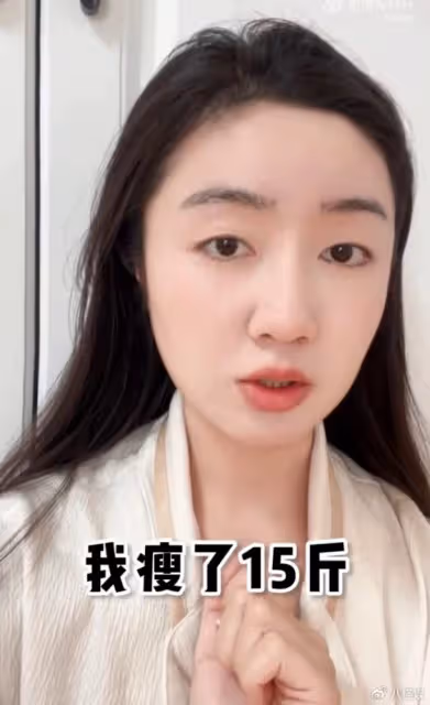 點讀機女孩術後出ICU，意識清醒但還不能說話，重獲新生激動落淚