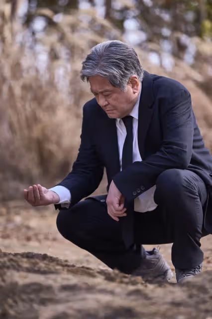 《破墓》連霸2周票房冠軍！崔岷植戲院打片突cue車銀優嚇壞金高銀