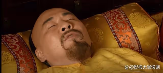 甄嬛傳:看懂甄嬛扯斷佛珠,才明白浣碧撞棺,並非是給果郡王殉情