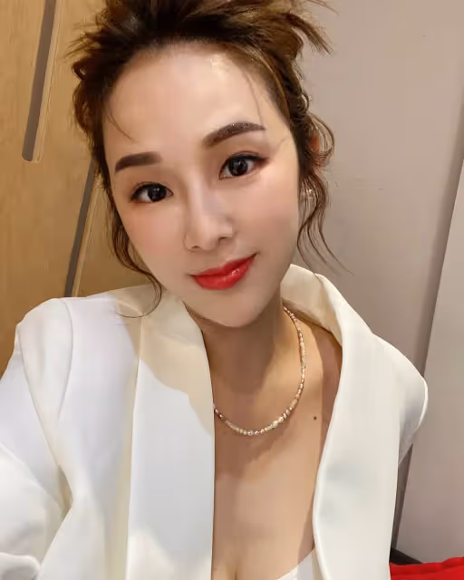大S靈堂裝扮惹議！美女主播認「尷尬經驗」　裙擺塞內褲被提醒