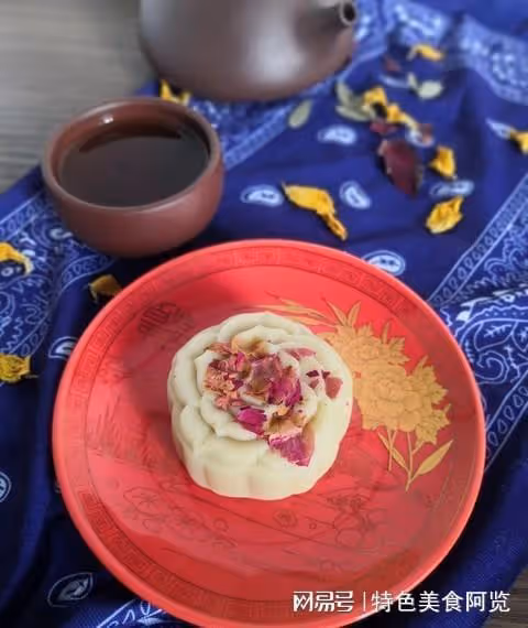 愛上美食,如何做家庭版可可生椰拿鐵酥皮流心月餅更好吃呢?