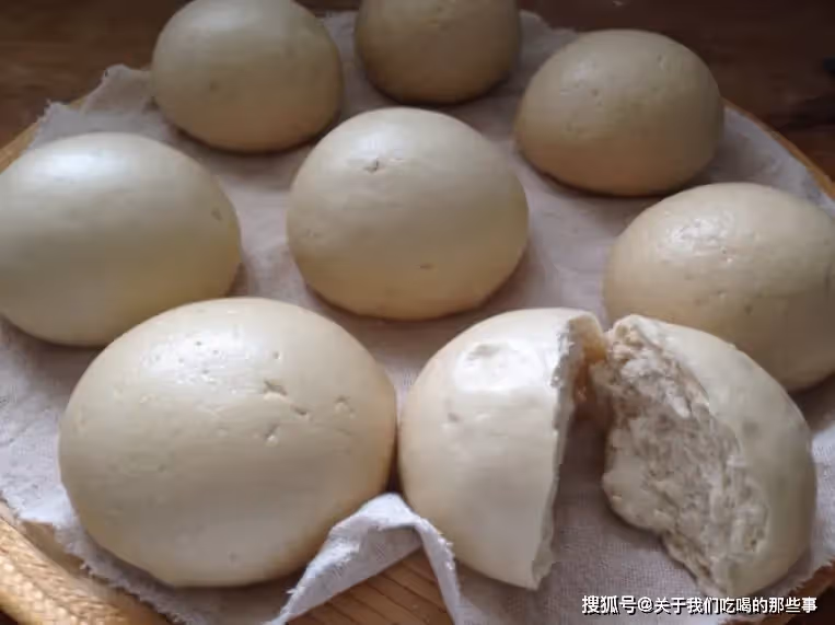 蒸饅頭，只放酵母是「外行」，多加3種食材，饅頭香軟筋道更好吃