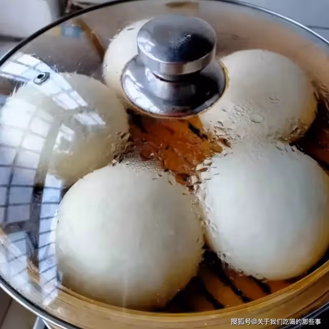 蒸饅頭，只放酵母是「外行」，多加3種食材，饅頭香軟筋道更好吃