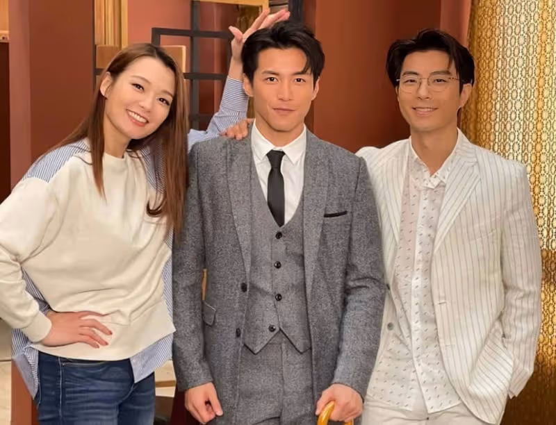 香港男星黃俊豪因高顏值走紅,與俄羅斯美女戀愛8年,躋身富婆圈