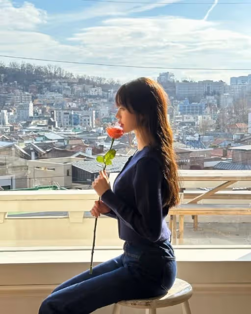韓國知名女星，演唱會上掐自己，視頻網上熱傳，引髮網友熱議