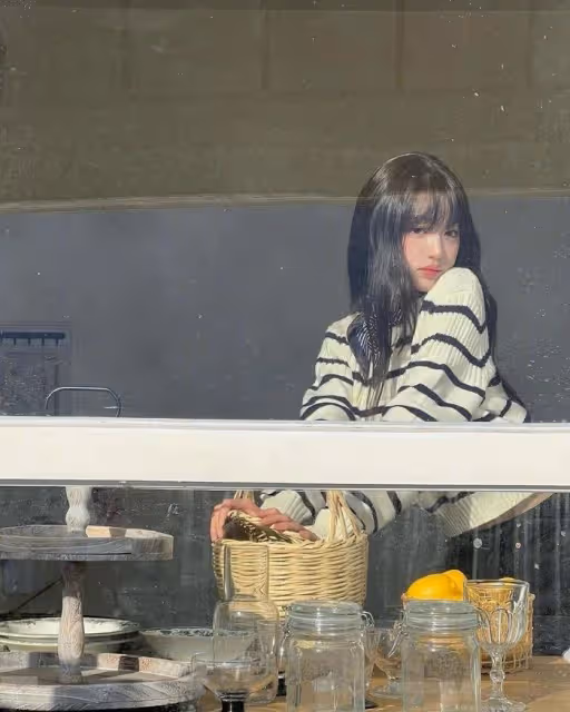 韓國知名女星，演唱會上掐自己，視頻網上熱傳，引髮網友熱議