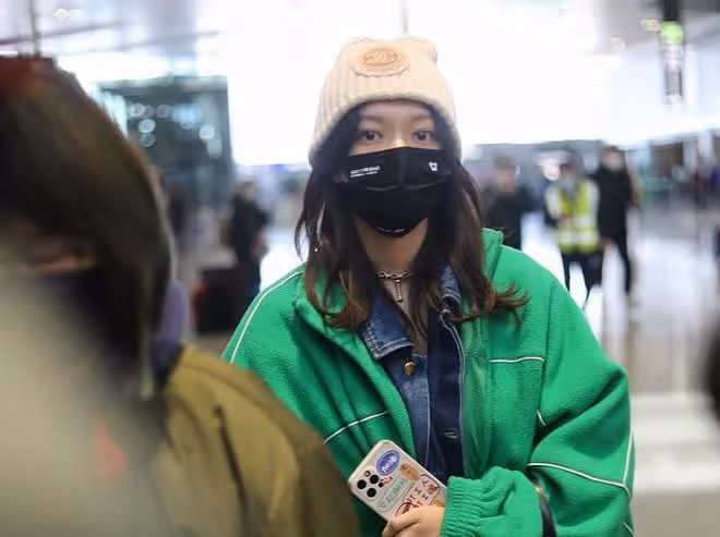程瀟的私服真值得美眉們學習,寬鬆外套打造個性新潮范,超亮眼