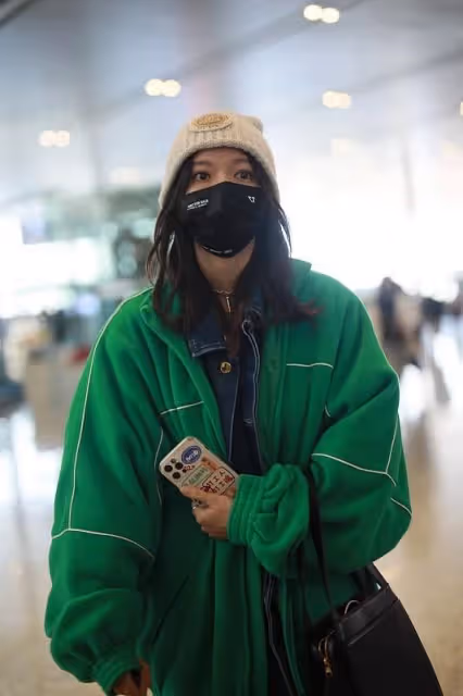 程瀟的私服真值得美眉們學習,寬鬆外套打造個性新潮范,超亮眼
