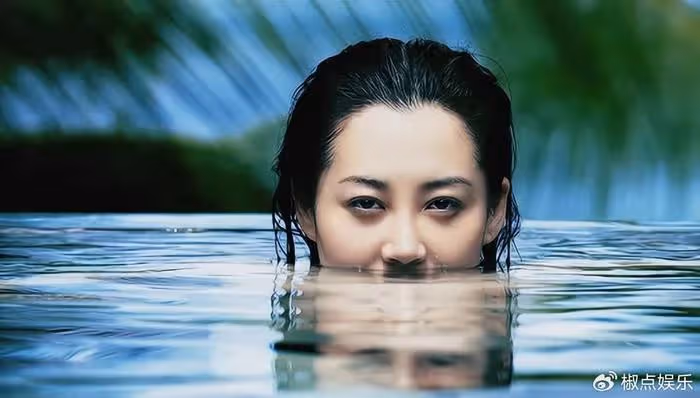 54歲許晴不婚不育，終於承認：如果他沒有死，我早已是孩子媽了