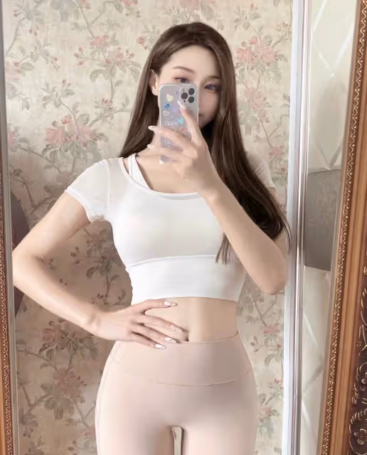 瑜伽服穿搭|今天是奶油色系運動姐姐