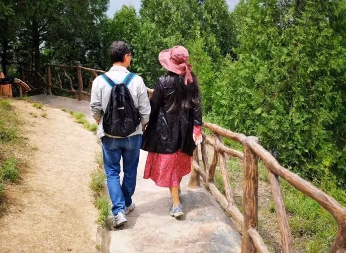 老公近60歲出軌36歲女,嫌棄我是老媽子!自稱找到真愛「逼我離婚、還要我凈身出戶」 親友都說他被騙了:那女人就是圖錢,他仍固執不聽,說自己有魅力,太寒...