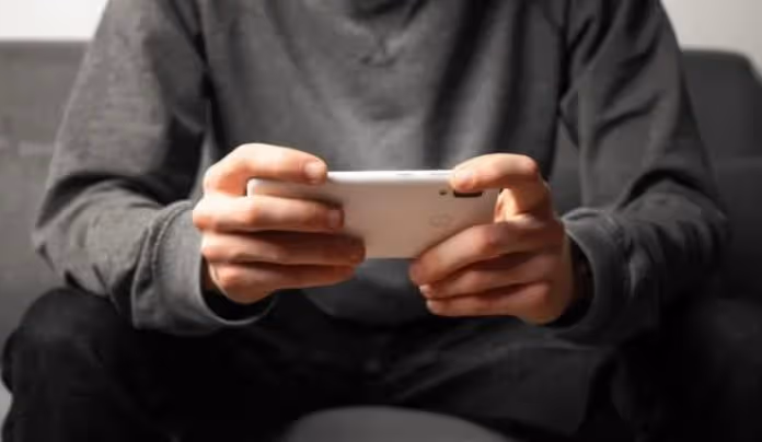 老公已經40歲,戶頭存款只有四位數,每天都在喊沒錢,我叫他下班兼職跑外送,他竟說「當外送員太丟臉」!到底是多沒路用… 下班只會一直打電動,...