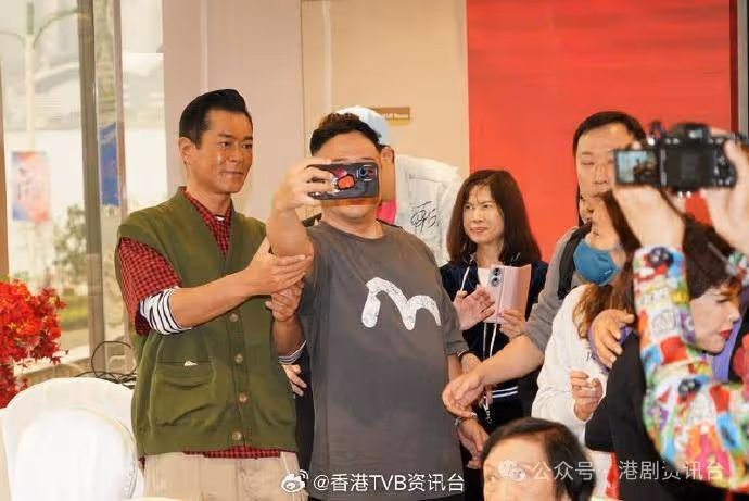 演藝人協會春茗｜理事會成員年輕化 張繼聰跟前輩學習 周家怡自嘲計數不精