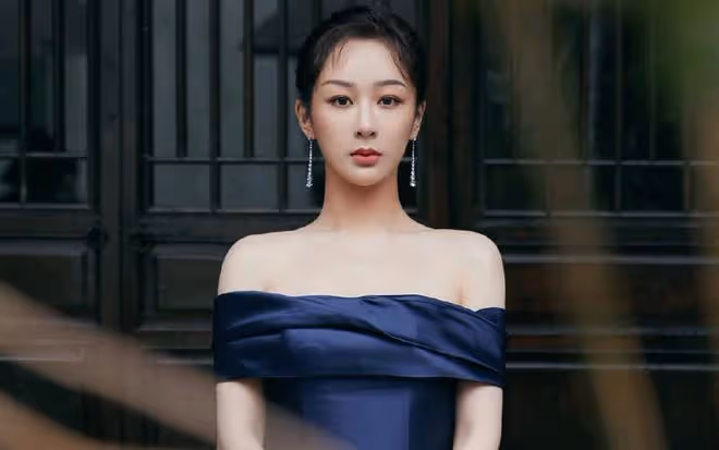 楊紫青澀舊照曝光，網友驚嘆：從小美到大，女大十八變！