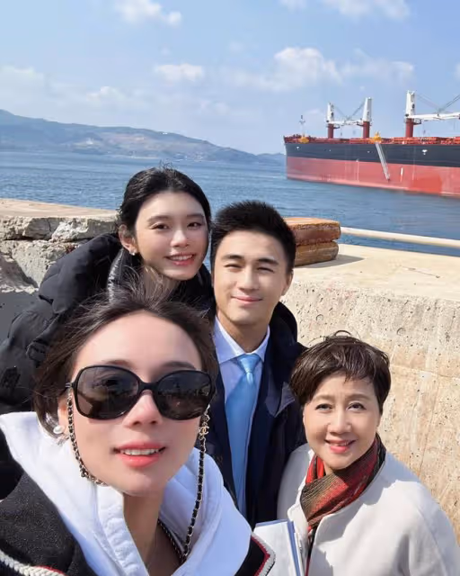奚夢瑤35歲生日，婆婆送她一艘新船，全家為其舉辦下水禮儀