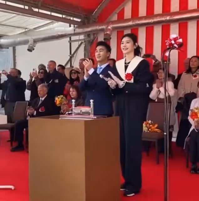 奚夢瑤35歲生日，婆婆送她一艘新船，全家為其舉辦下水禮儀