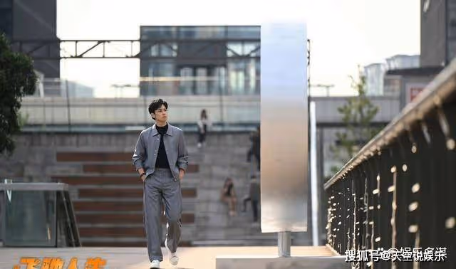 《飛馳人生》洪闊去世飛馳車隊解散，林臻東獨自迎戰達喀爾，太可憐