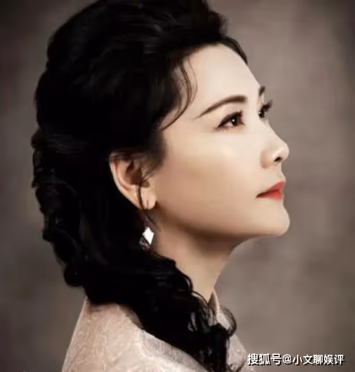 《追月》戚老師為何在事業巔峰選擇退出舞台？她的真實動機是什麼？