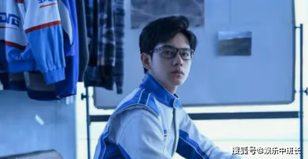 《飛馳人生熱愛篇》胡先煦分飾兩角？窮大叔如何逆襲成富二代賽車手？