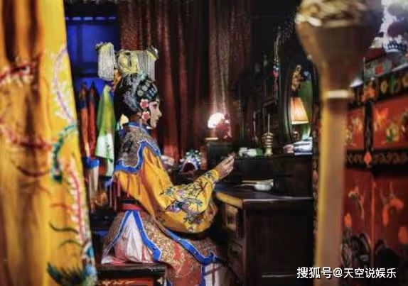 《戲殺》中名伶墨憐伊的死因究竟是什麼?真相背後隱藏了哪些秘密?