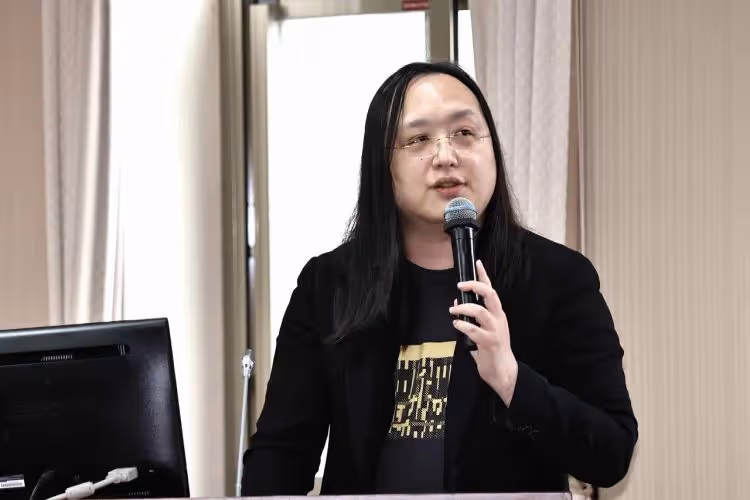 唐鳳遭痛斥豪灑公帑！數位部搬遷辦公室花4億　一年出國329天