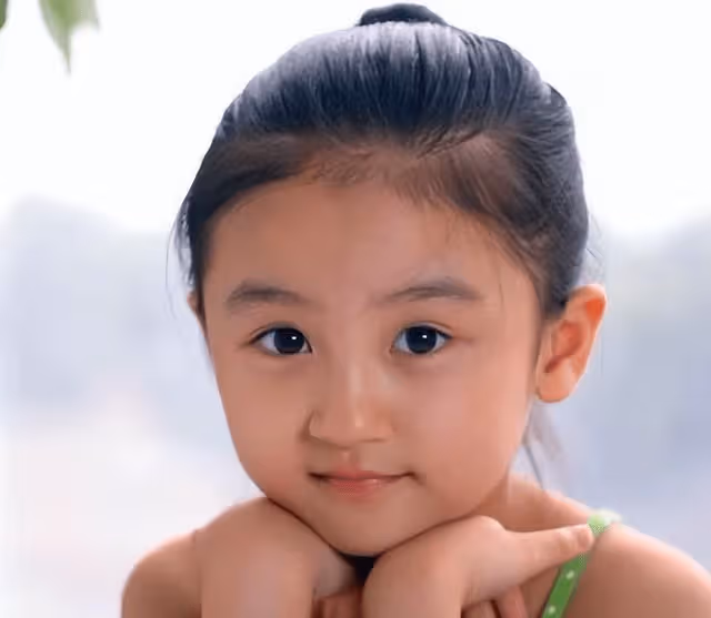 和成龍上節目爆紅!童星14歲被酸「長這樣還能演戲」 9年後「女大十八變」認了:不會再回演藝圈