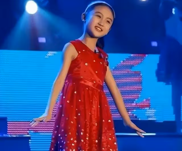 和成龍上節目爆紅!童星14歲被酸「長這樣還能演戲」 9年後「女大十八變」認了:不會再回演藝圈