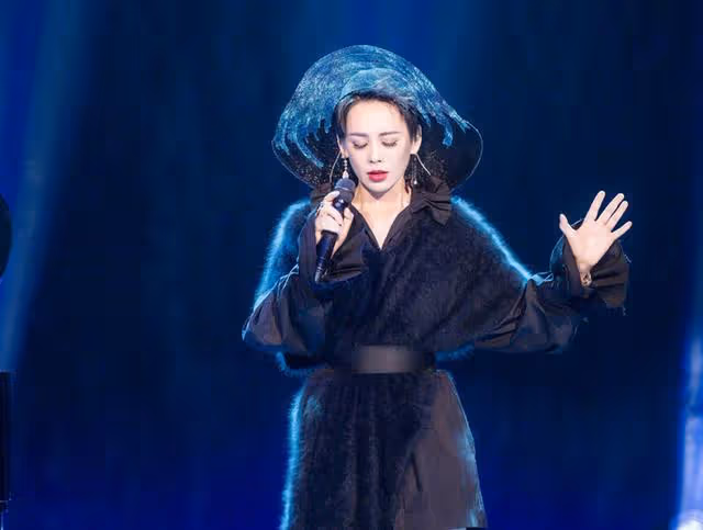 張國榮也愛她!51歲女星「被劉德華認作乾妹」紅遍兩岸 「出道3年奪影後」現況羨煞網:人生勝利組