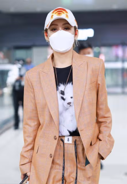 張國榮也愛她!51歲女星「被劉德華認作乾妹」紅遍兩岸 「出道3年奪影後」現況羨煞網:人生勝利組