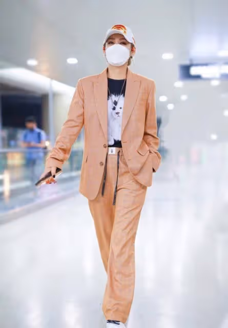 張國榮也愛她!51歲女星「被劉德華認作乾妹」紅遍兩岸 「出道3年奪影後」現況羨煞網:人生勝利組