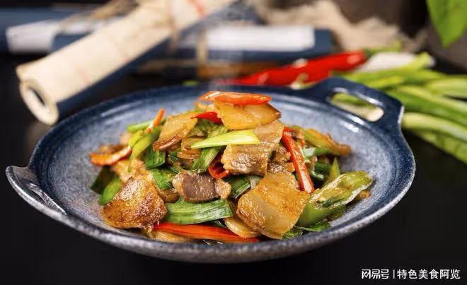 鮮香味美，口感獨特！嘗一口蒜苔炒臘肉的極致享受！